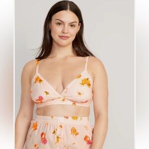 NWTs Old Navy Women's Peachy Pastel Floral & Fruit Print Crop Top